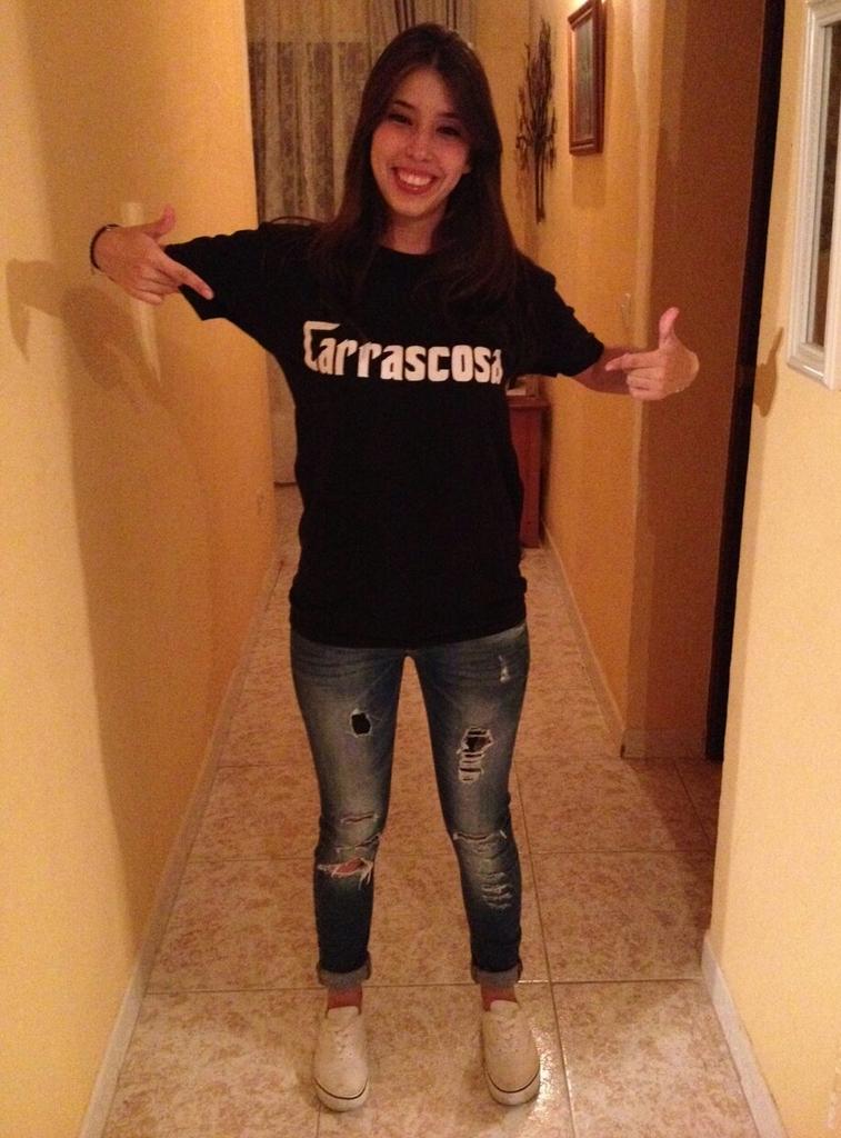 Patri_Patriciaa's tweet photo. Carrascosa 2015 🎉😁🍻 papachoongos y papayass 🙌👌 http://t.co/7vPt0jyF9B