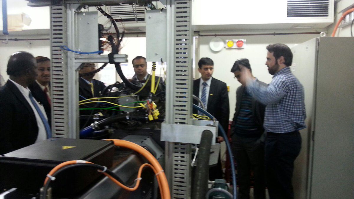 #Indiaauto delegation vists @unimelb's research lab facility. @TradeVictoria