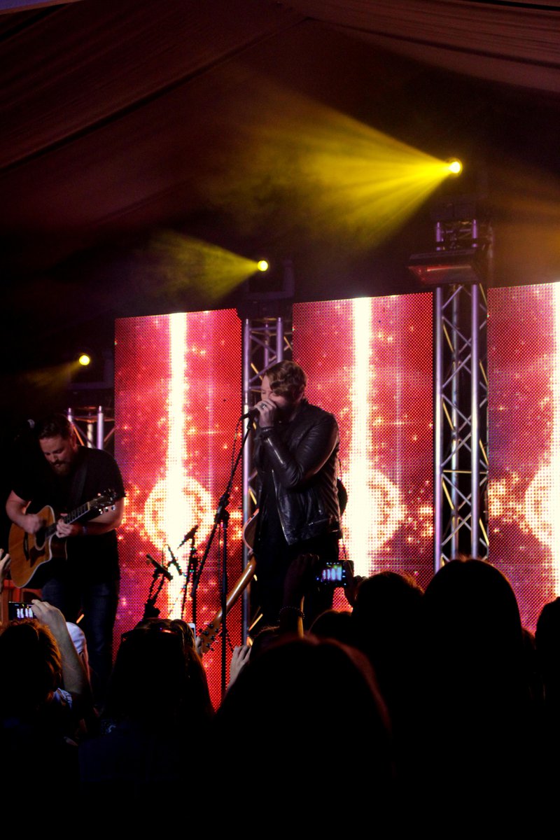 AliceXZH's tweet photo. @JamesArthur23 You owned the crowd yesterday!! <3 #Riga #Latvia #jamesarthur http://t.co/XxhgLlUUef