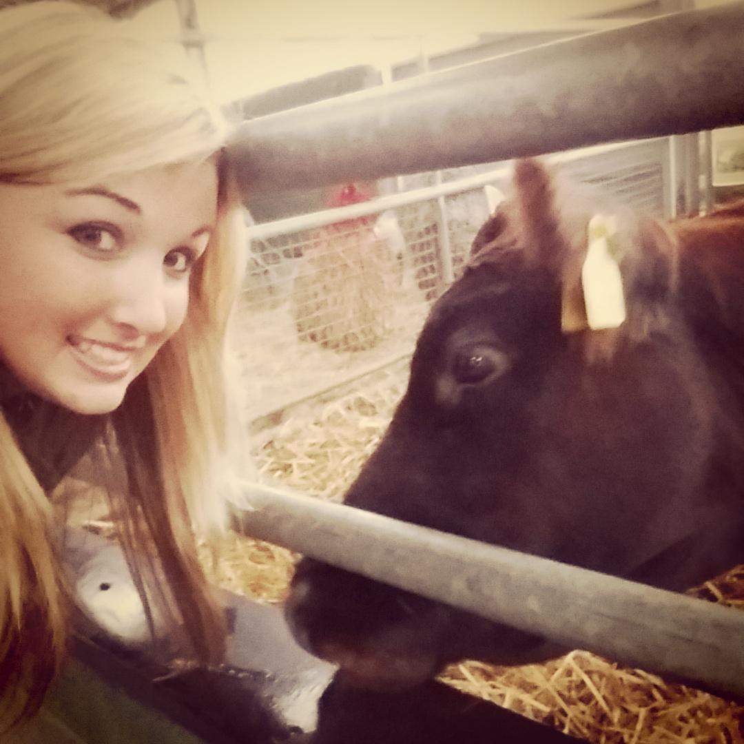 Harrietplummerx's tweet photo. Ive made a new freind #bockettsselfie http://t.co/glmgEA20ch