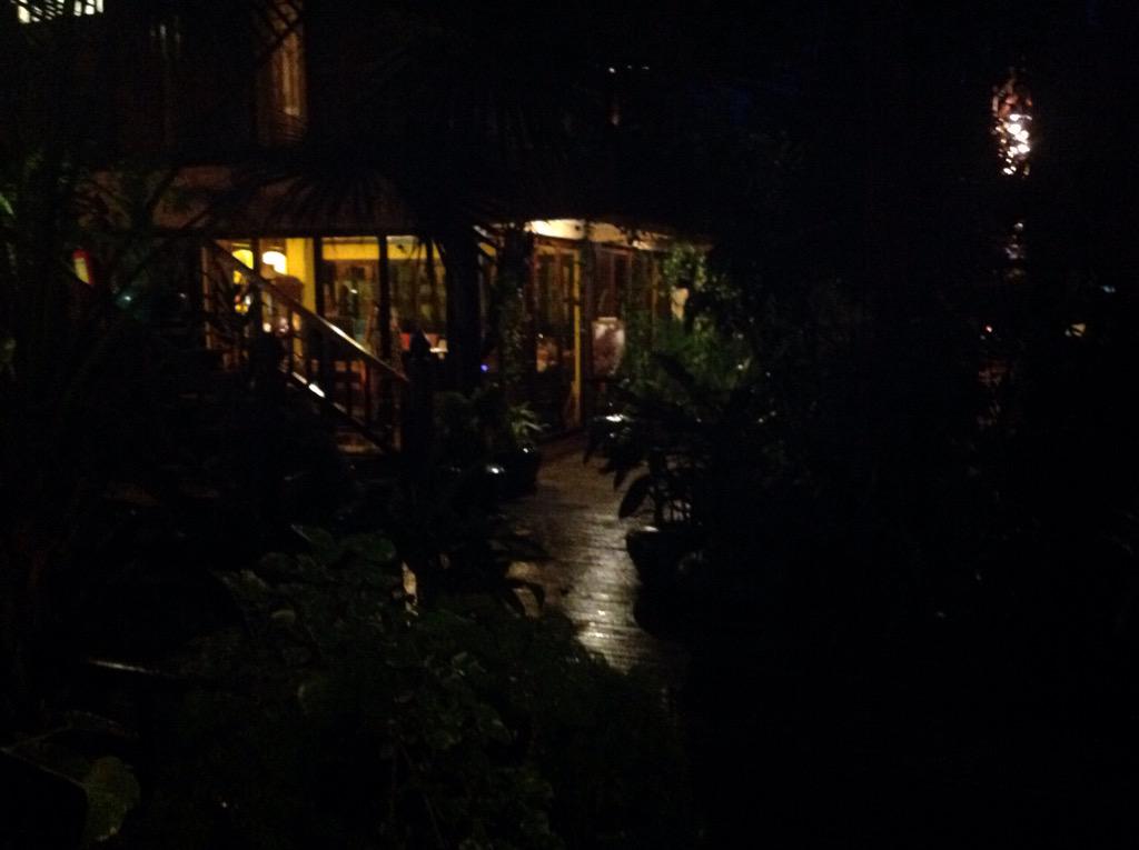 NicolasNerot's tweet photo. @JNerot 
Une journée torride à visiter les temples sublimes ... http://t.co/a53xB6eiQ2