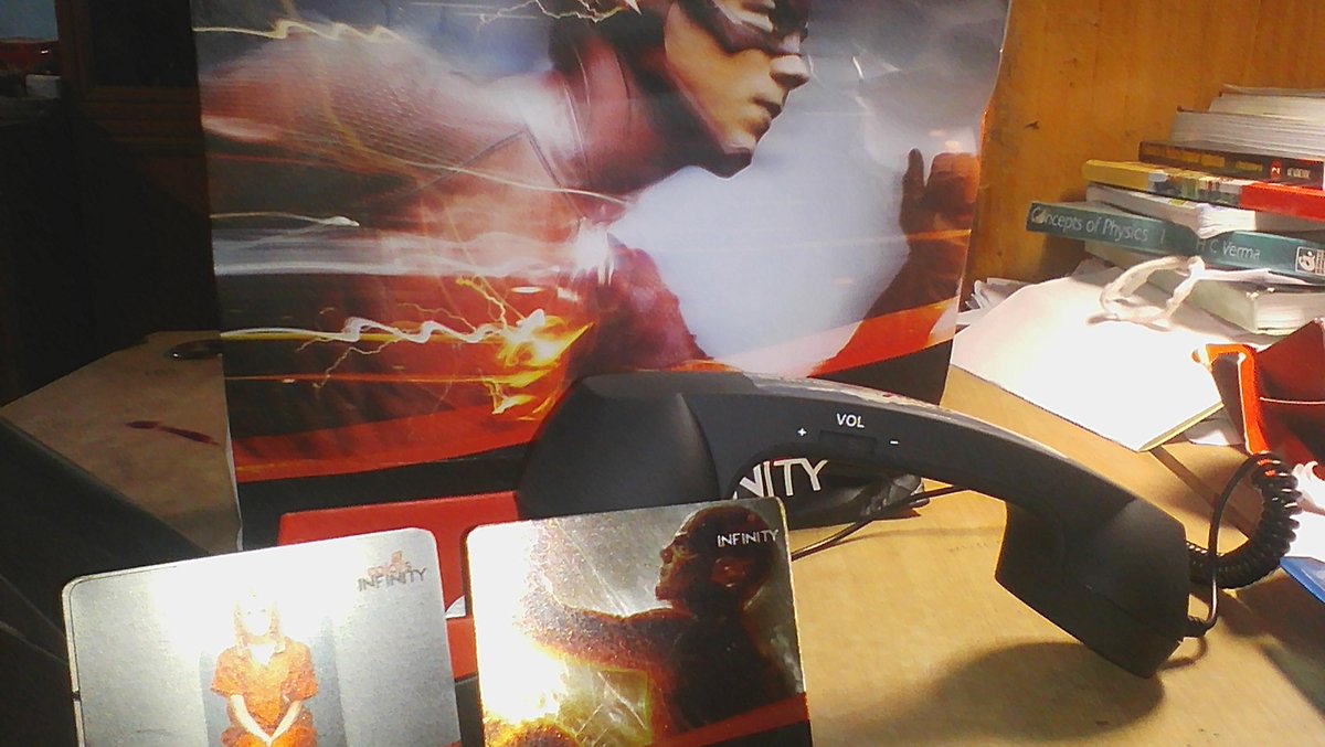 xoxo_somz's tweet photo. Thank you @colors_infinity π for filling my room with Barry Allen ;) #TheFlashAt9 #goodies http://t.co/oY3EFWST2j