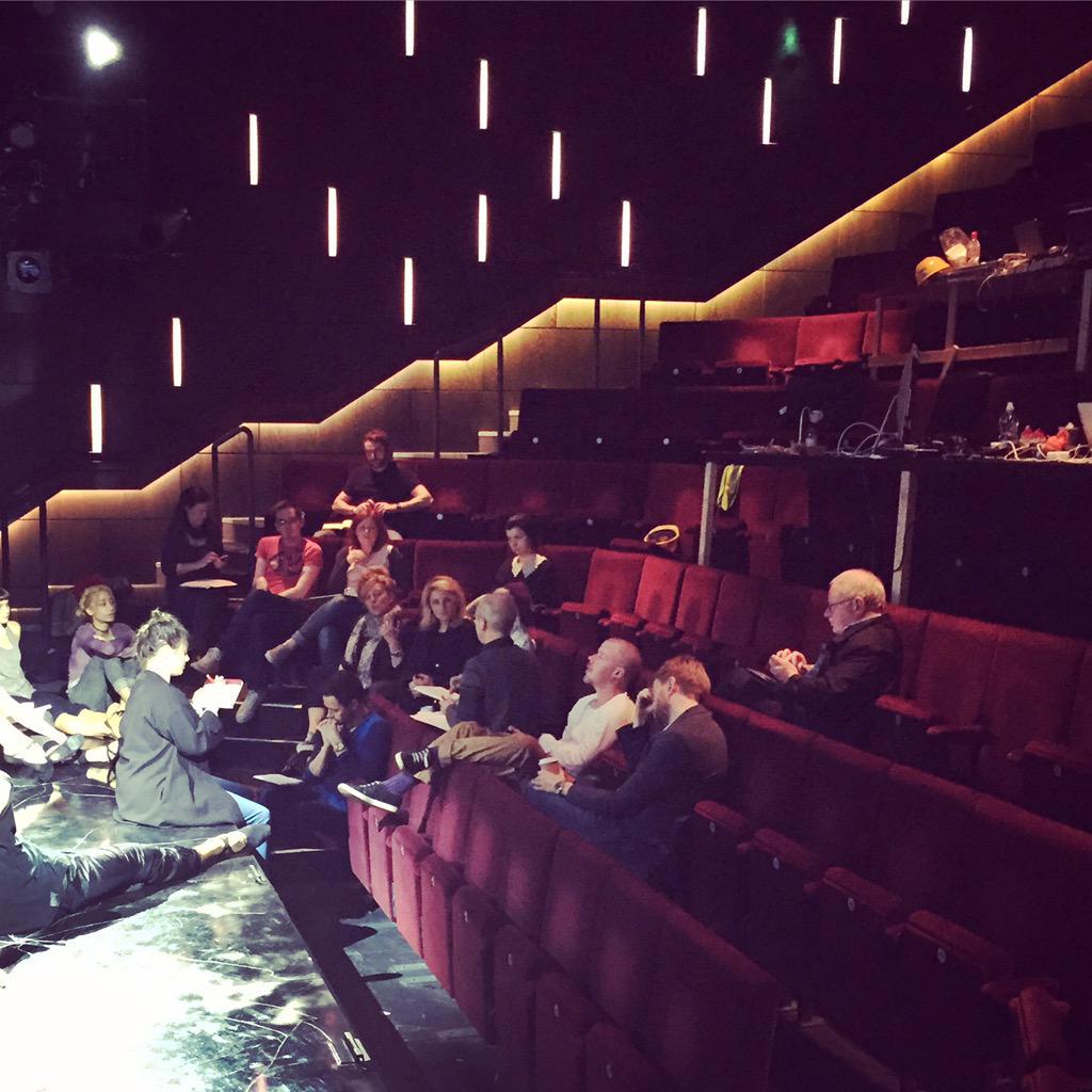 stephenwightfan's tweet image. Stephen Wight😊with the rest of the @McQueenThePlay🎭🎫cast and writer @MrJPhill at @St_JamesTheatre😄#finalnotes😃