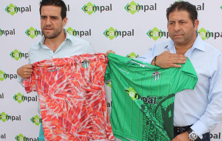 carrusel's tweet photo. Así es la camiseta más jamonera del fútbol español http://t.co/0bzlOAk0tr http://t.co/h8lkeDmJ5i