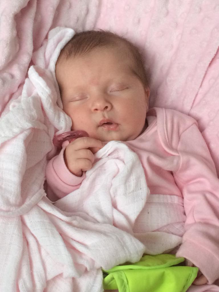 lou28wig's tweet photo. Darcie born 26/7/15 💜 http://t.co/RIXHKjaI05