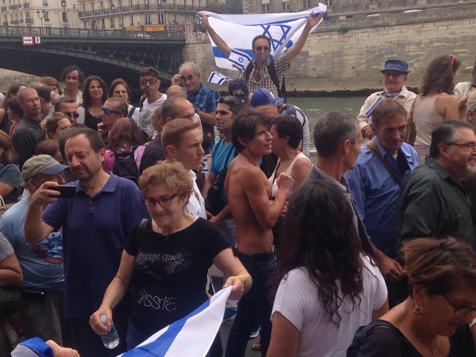 alice13b's tweet photo. wouah ! @arnoklarsfeld à #TelAvivSurSeine Magnifique !!! #ParisLovesTLV http://t.co/jCggPUhOcI