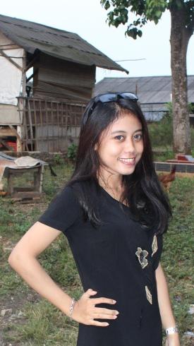 jasmine_layla's tweet photo. Salah background;"hikshiks http://t.co/55KWZNpdFk