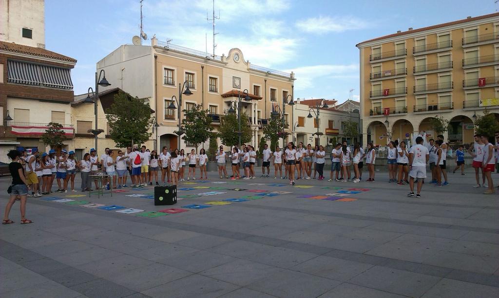 yuhuocio's tweet photo. Ayer lo pasamos genial en la Oca, mucha rivalidad por ser el mejor pero buen ambiente entre los diferentes colores. http://t.co/i8e5RNPP8W