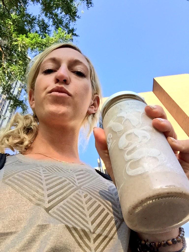 KatDoesYoga's tweet photo. @WellnessGrub making my morning after teaching some headstands at 6am yoga #equinoxmademedoit http://t.co/5k7joeER21