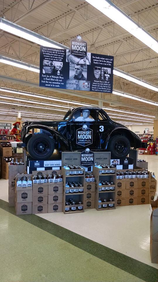 BevDynamics's tweet image. Show us your #DynamicDisplay from alcohol retail, like this one shared on our FBook page by Empire Merchants North.