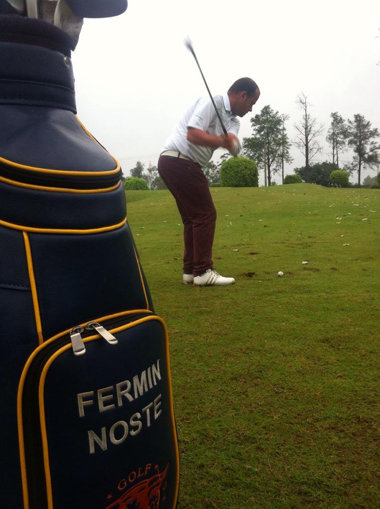 laperlanoste's tweet photo. Seguime hoy en la 1ra. vuelta del #AbiertodelParaguayCopaNEC http://t.co/cobc884Cg9
