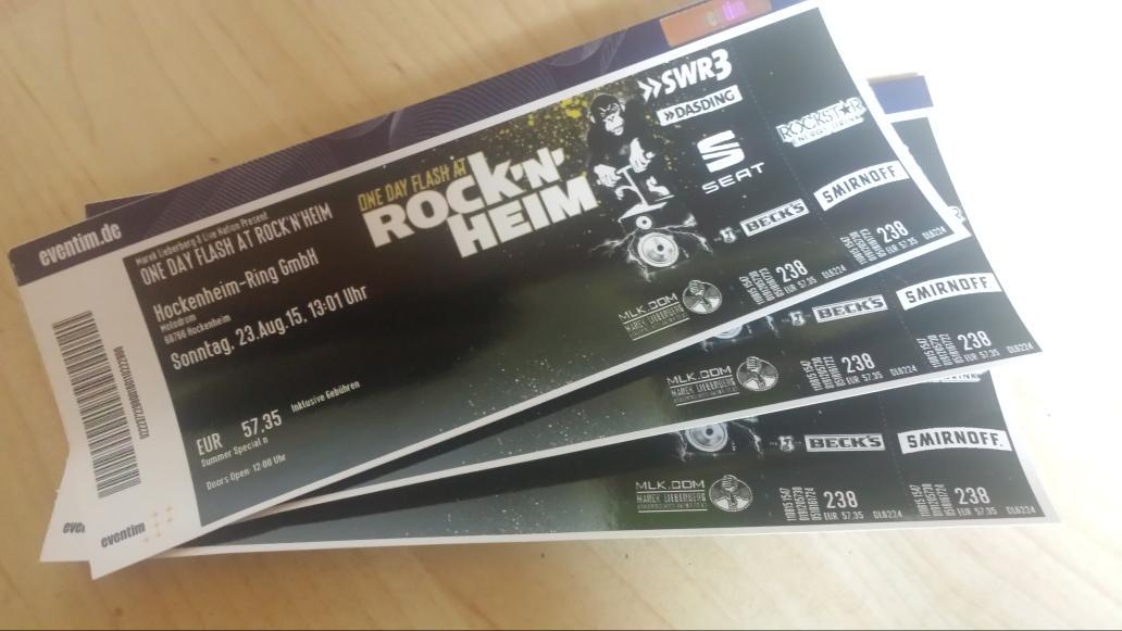 SarahxBatman's tweet photo. Flippin' excited to see all those amazing bands @RocknHeim . Can't wait! 🙆 http://t.co/OrcNmWz5Xa