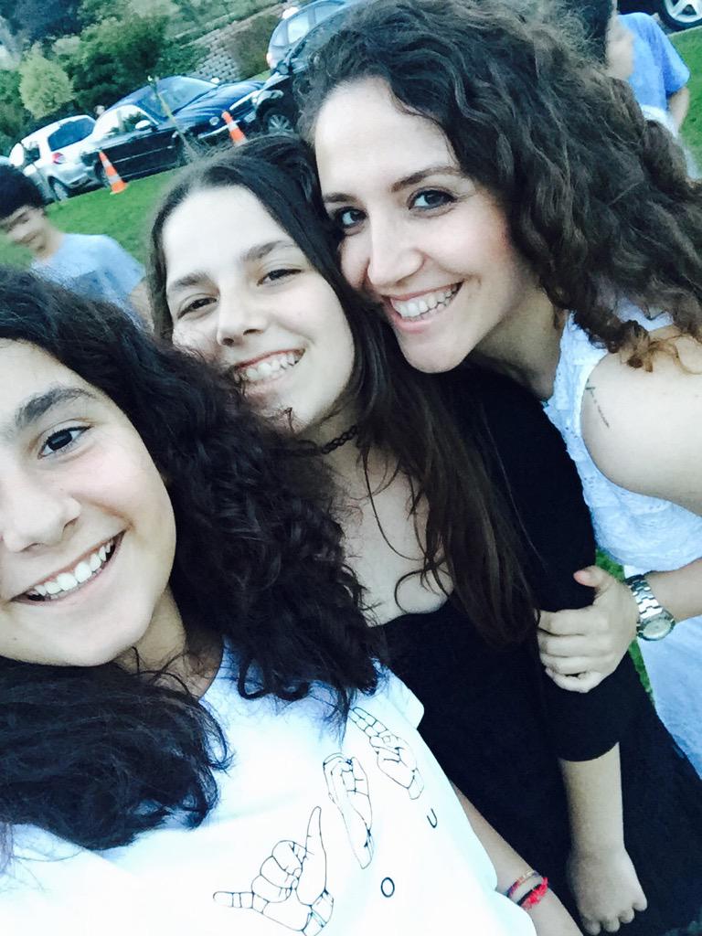 EyllDgnn's tweet photo. #DearMEVYAP 
I MISS MY TEACHERS AND MY FRIENDS💞😞 http://t.co/q6tJWzqKWD