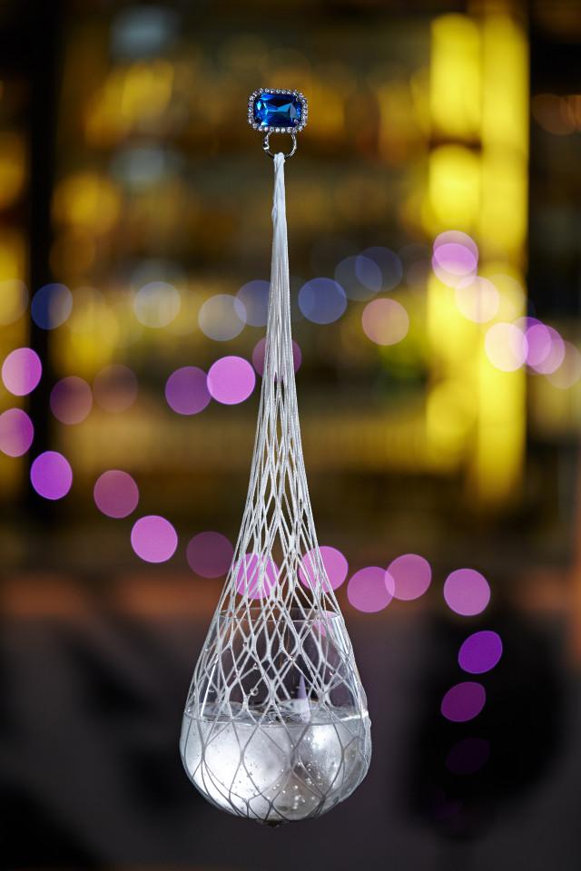 #Forbesdrink pro dnešní den z dílny <a href="/RomanFoltan/">Roman Foltan</a> (náš talent z 30 pod 30) připomíná kapku času forbes.cz/drink-na-dnesn…