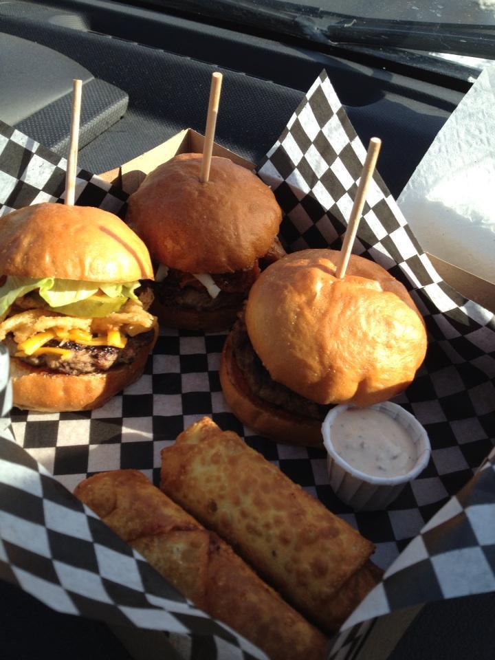 TourismHamilton's tweet image. Make our Visitor Centre your 1st stop for #ArtCrawl - food trucks, music &amp;amp; @YCDAIH: on.fb.me/1IwTJBq #HamOnt