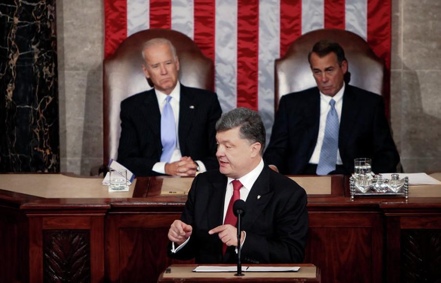 GazetaRu's tweet image. Как Порошенко наградил воевавших в Донбассе
gazeta.ru/politics/news/…