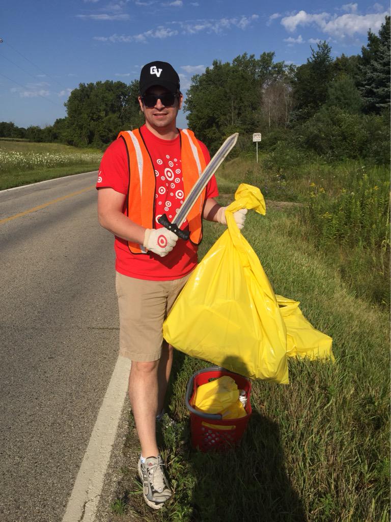Bolton_Tara's tweet photo. Joe Clark, defender of the roads! #TargetVolunteers #BestInCommunity #smallbutmighty @JoeGerard15 @BeckyJ1219 http://t.co/g2ZTOhAr6D