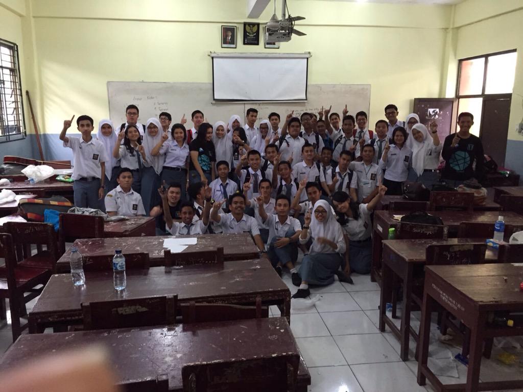 ictonesmansa's tweet photo. Foto dari diklat hari ke 2,Terimakasih banyak ya adik adik udah mau datang,loyal ya semuaaa!! ICT?!!ONE!!!! http://t.co/0uyzGWaAj0
