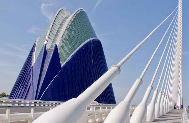 eldiarioes's tweet photo. Reparar el Ágora de Calatrava en la Ciudad de las Artes de Valencia costará 10 millones  http://t.co/Lpl3PQ449U http://t.co/qNzaFdsKDD