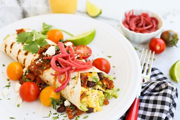 FarmgirlsDabble's tweet photo. NEW: Make-Ahead Huevos Rancheros Wraps for #backtoschool >>> http://t.co/iPgfRLOWnU #GoodEggProject #breakfast http://t.co/N93JzDw2Qq