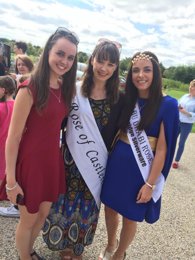 Our Rose of Castlerea Michelle Cooke got 2 meet the lovely #Dubai #rose at the <a href="/RoseofTralee_/">Rose of Tralee</a> tour today in Roscommon