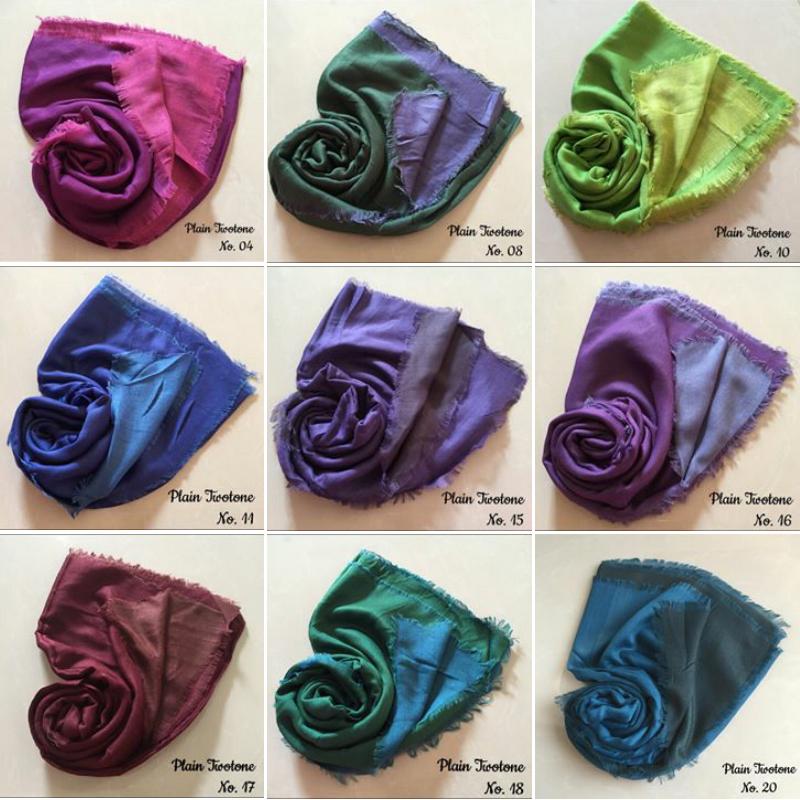 DailyHijab's tweet photo. Guys... our new hanaah rawis twotone is here. Fast open po girls 😊 only idr.35k grab fast http://t.co/gwR9odagXp