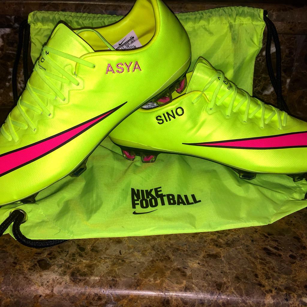 SEkramyofficial's tweet photo. The best lucky charm anyone can have 🍀 #NikeEgypt #NikeAthelete #ThanksNike #BestBoot #NikeVapor #SElive #AlAhly http://t.co/OI6ZhKLYdF
