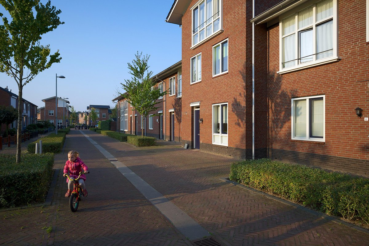 Doetinchemse corporatie realiseert energieneutrale woningen bit.ly/1hzBiDM <a href="/CorporatieGids/">CorporatieGids</a> <a href="/SiteDoetinchem/">Sité Woondiensten</a>