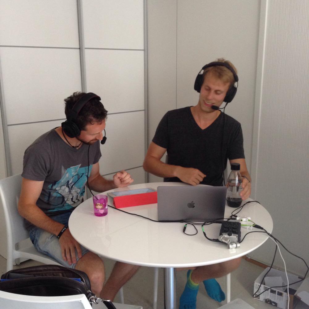 A #sneakpeek of the #chilloutroom where #podcasting is happening! @saftsaak and @metzelfetz for Bits&amp;Pieces #podcast!