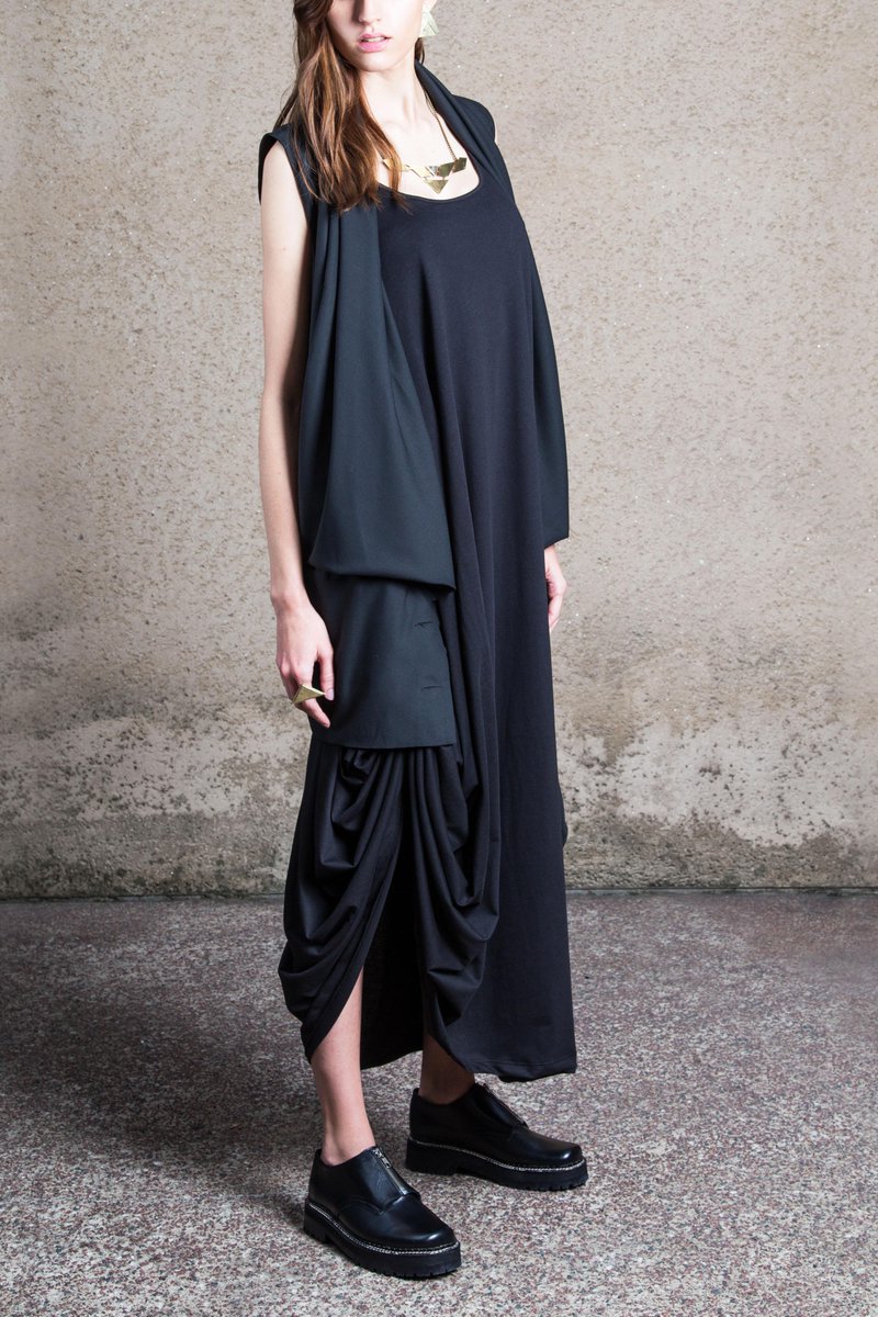 A las 18, el trabajo en equipo de <a href="/Urenko/">Urenko</a> + <a href="/inesbonadeo/">Inés Bonadeo</a> se presenta en pasarela ¿Me acompañas? cc @Grupo_Brandy