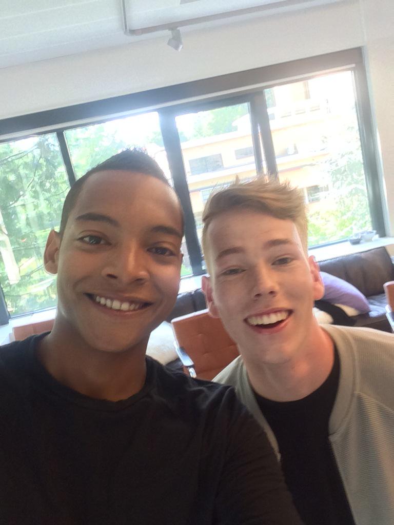 IgmarFelicia's tweet image. Make-up hoodjes! #fotoshoot #slamfm