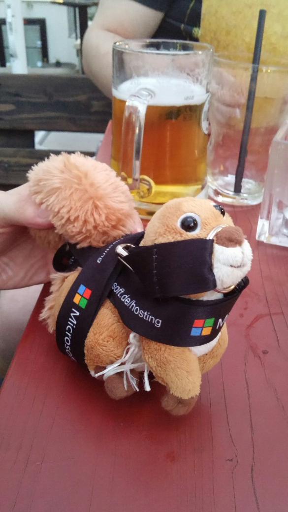 Das Bondage-Hörnchen mischt den Stammtisch der #Piraten #Chemnitz auf <a href="/BPTNetzwerk/">BPT Netzwerk</a>