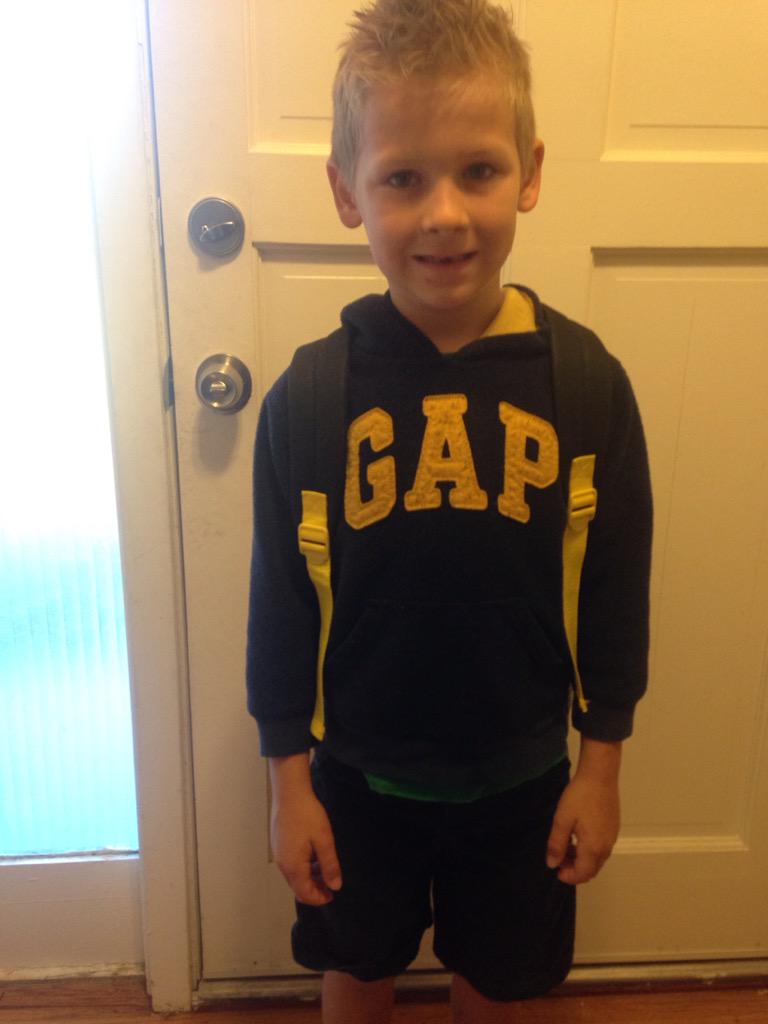 Tiffanybaybe's tweet photo. #sjfirstday #newstudent #2ndgrade http://t.co/cfdQWyHAsF