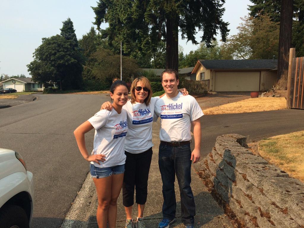 RepTeriHickel's tweet photo. "Great evening last night doorbelling with help from Rep. @HansZeiger!" Thank you, Hans! #Thankful #Hickel4StateRep http://t.co/U60whbjf8S