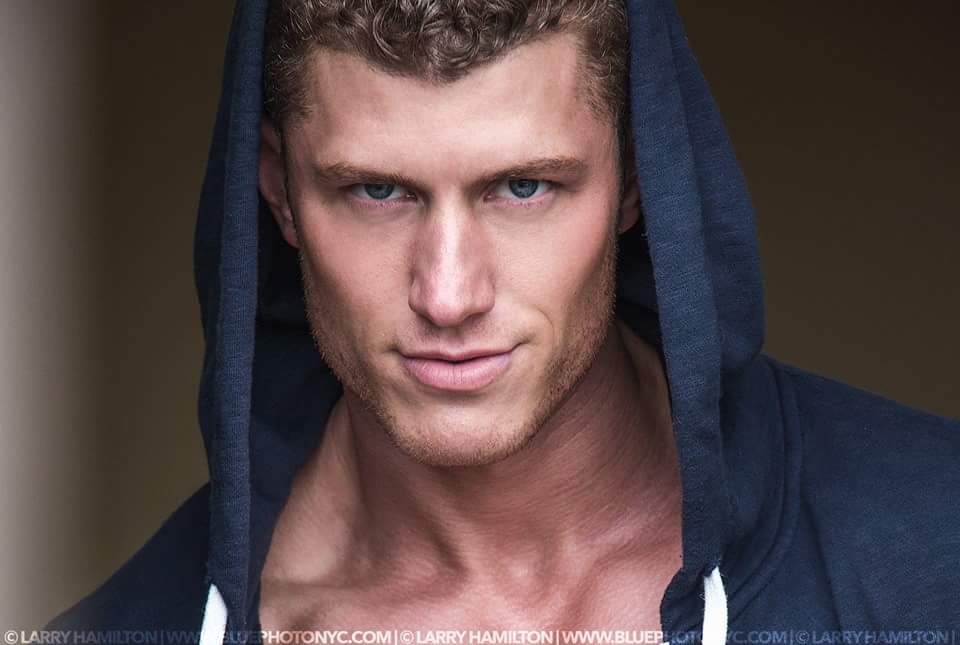 LoulaHard's tweet photo. “@WomensEyeCandy1:  @shentfituk http://t.co/CY8twRKDAX big thanks to James! http://t.co/WN2y8Z7KZT”
I love people who remember who helped xx