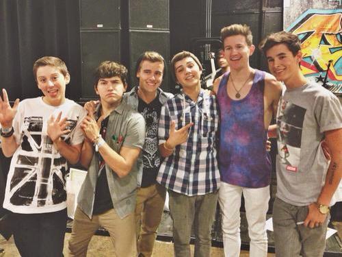 bloomforariana's tweet photo. #3YearsOfO2L #Happy3YearsO2L #ThankYouO2L 
I love ya'll so much ❤️ http://t.co/K4ViTtLaWq