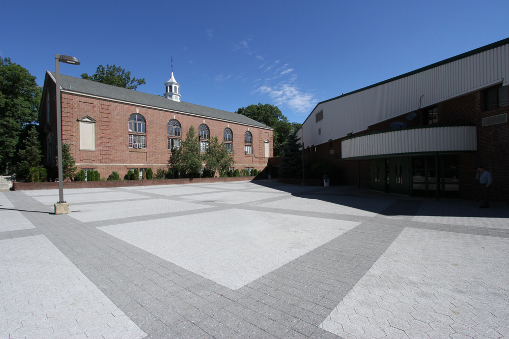 ManhattanEdu's tweet photo. This summer the Quad &amp; Walsh Plaza were repaved &amp; outfitted with lampposts. New ramps were added to DLS &amp; Miguel: http://t.co/5iV35y1VAT