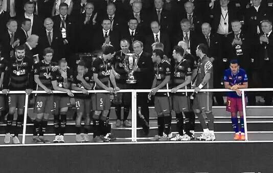 RedorDead07's tweet photo. Pedro not really getting involved not celebrating is he leaving is he coming to #MUFC RT yes Fav no http://t.co/5taDkOH7Vf