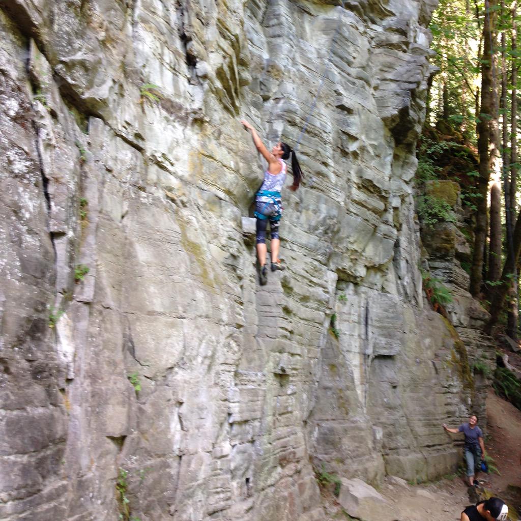 PNWWanderer's tweet photo. Get high the real natural way. #climbing #TheNorthFace #yonder #pnw #outdoorwomen http://t.co/IKSUFjR1hU