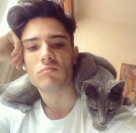 Nathanielgesgdr's tweet photo. — Micio. http://t.co/66KEfzf7pT