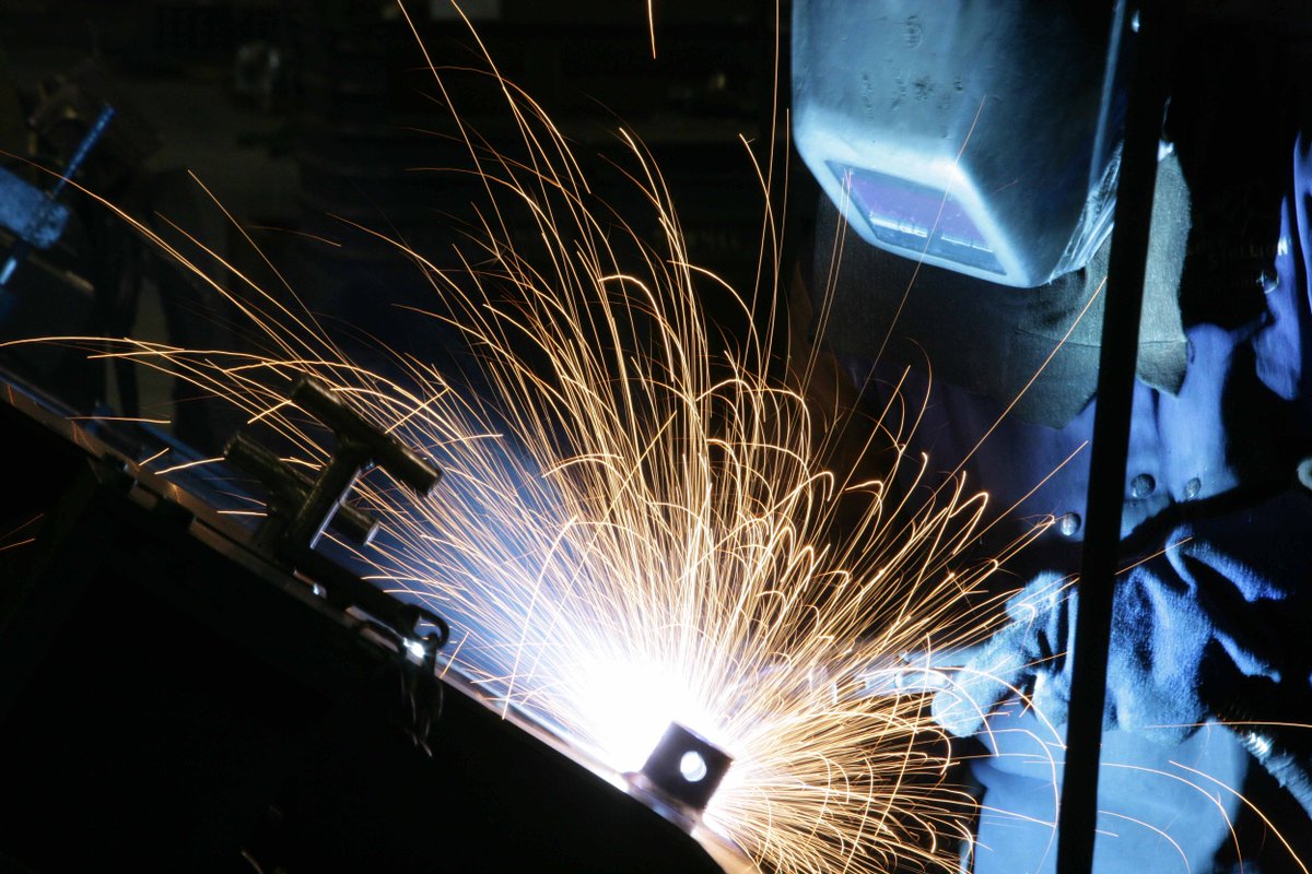 RBEngineering12's tweet photo. Sparks fly! #welding #metalwelding #metalfabrication #welders http://t.co/bbkezBpphR