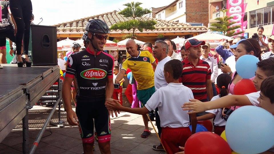 on.fb.me/1Kjq6lr #VColombia Galería Fotos de salida Et.11 en @DmatiasMasalla-<a href="/GobAntioquia/">Gobernación de Antioquia</a> hacía <a href="/SoydeItuango/">Informativo #HeraldoDelNorte #Antioquia #Colombia</a>