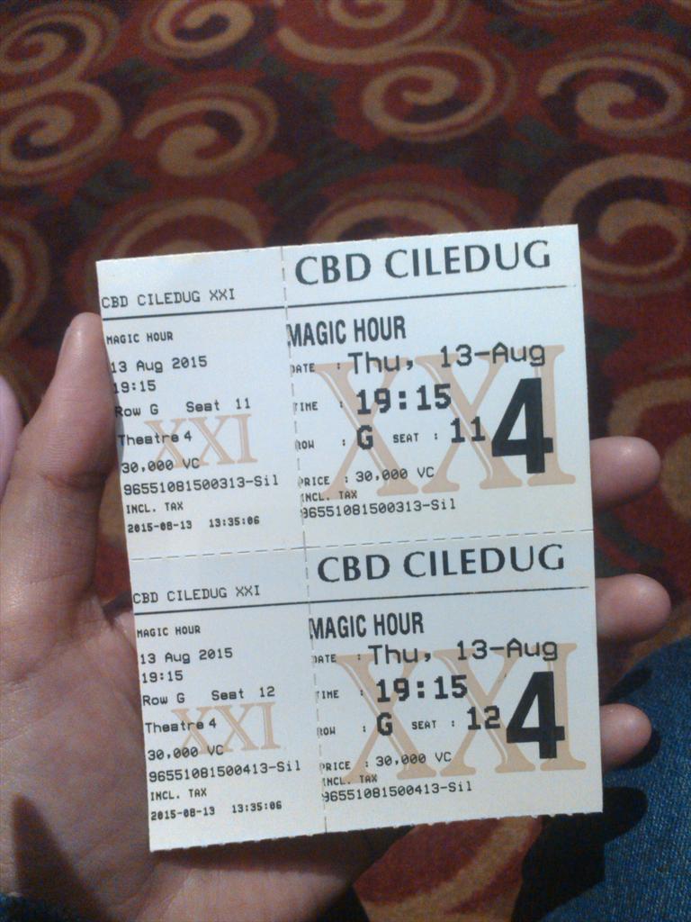 mutiaayya's tweet photo. Sukses!! Endingnya bikin nangis @michelleziu @dimsanggara @rizkynazaarr @nadyaarina @MagicHourId #MagicHourTheMovies http://t.co/Rq8dZStGwa