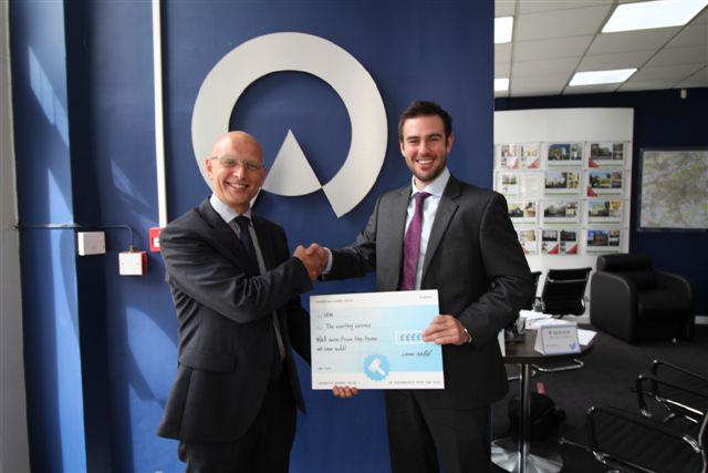 Wilson8987's tweet photo. Congrats Chris lee @YourMove_UK @huddersfield for winning the valuer comp! Another lead through today #auction http://t.co/JXSsTlV3Nx