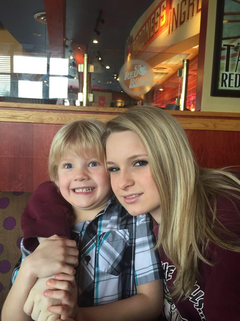 bbrooeadee's tweet photo. Crazy sis and brother 😂 @AdeeAshley http://t.co/f55rqRBNDs