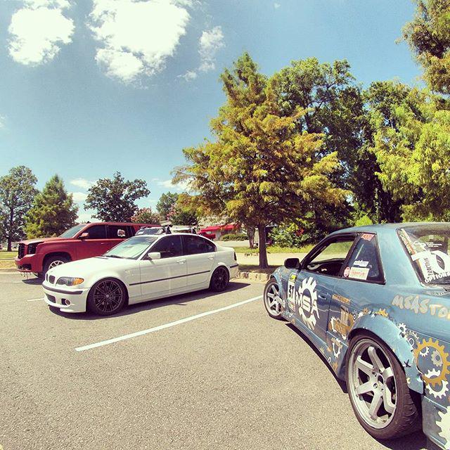 slammedbimmers's tweet photo. Hangin with the big boys! #msauthority #kegmedia #chemicalguys #e46nation #HE>i #moarlow #bmwlife #e46fanatics #sla… http://t.co/3WWEP17sp9