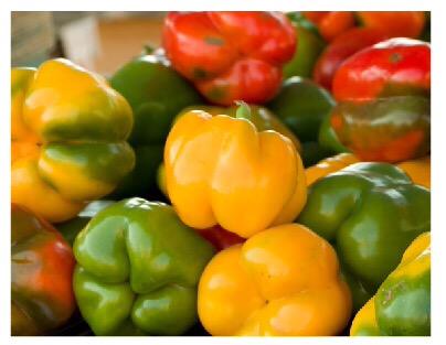 UglyFruitAndVeg's tweet photo. What's wrong w these peppers? Their color is not "perfect" that's it. Sign to stop food waste! http://t.co/NV8zi5FrBu http://t.co/82Wyx1jPrF