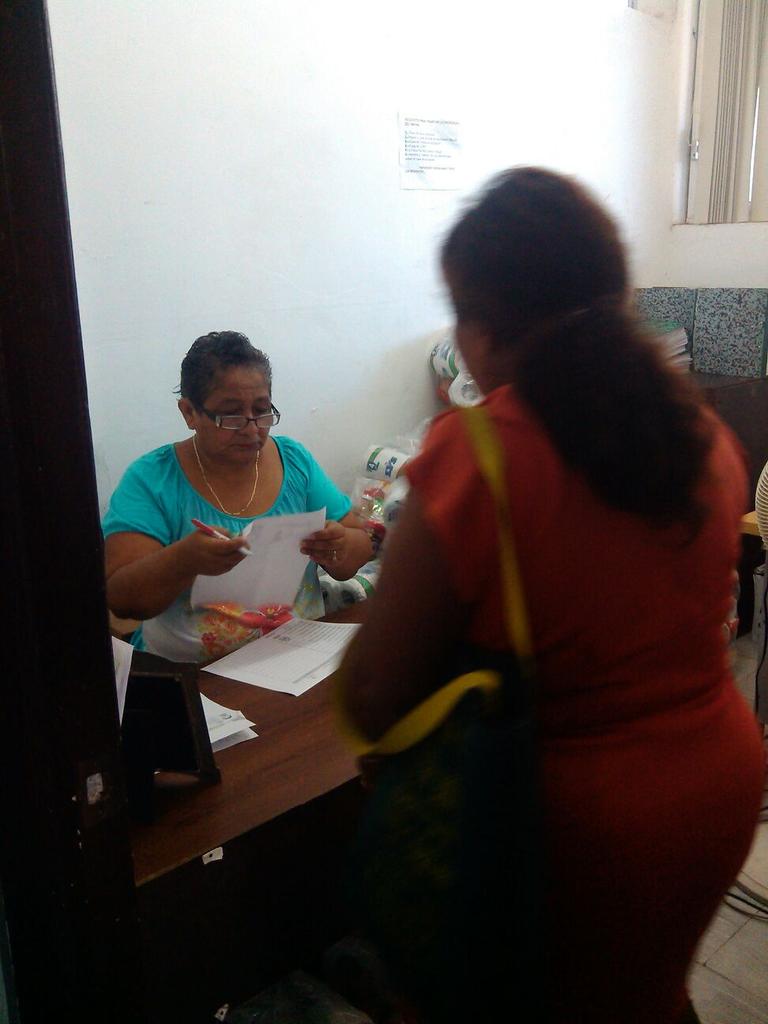 SINTHIAALVARADO's tweet photo. Como cada mes,  hoy entregamos las despensas del Programa Municipal de Asistencia Alimentaria #AyuntamientoDeProgreso http://t.co/LEbhsaK0hq