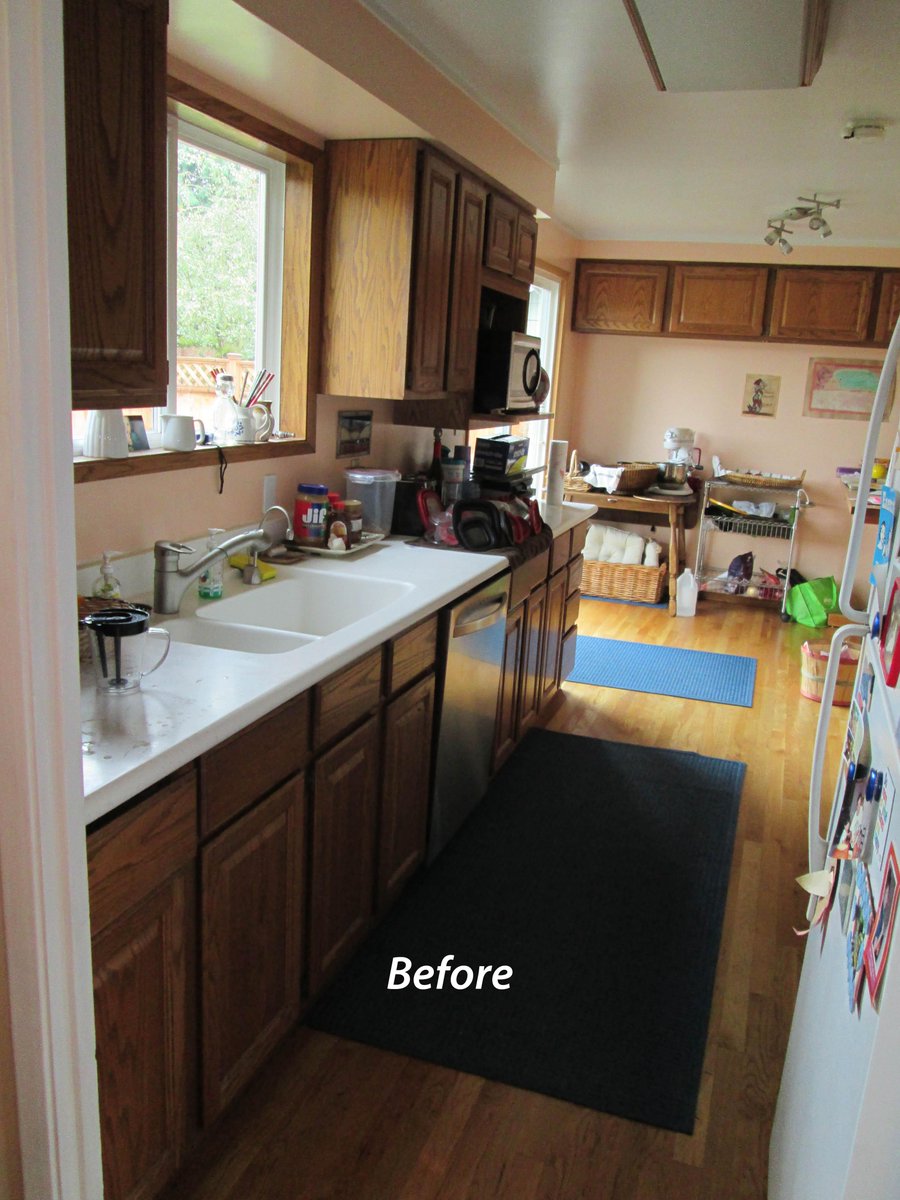 EstateHomesInc's tweet photo. Tiny Galley Kitchen #Renovation.  See the Impressive "After" Photos: http://t.co/7S8TCzkP9i http://t.co/nfNjZgU15v