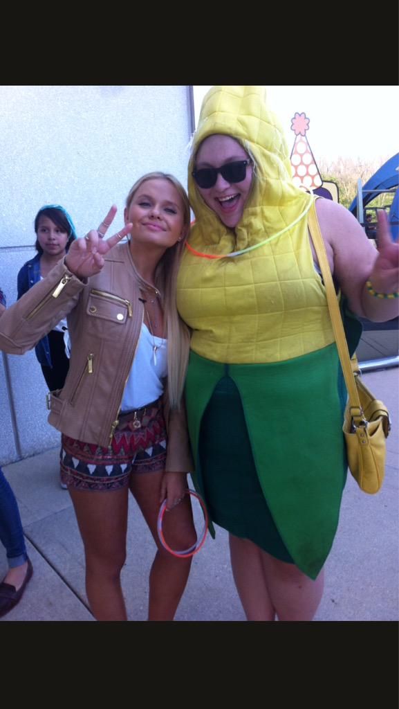 ConcertCorn's tweet photo. #tbt to when 1 year ago when I met @allisimpson at Crazy Good Summer Tour!!! http://t.co/whKZH5arYP